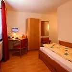 ホテル Therme 51° Physio & 4*