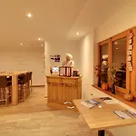 Therme 51° Physio & ホテル 4*