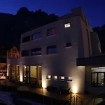 Therme 51° Physio & ホテル ロイカーバード