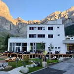 ホテル Therme 51° Physio & 4*