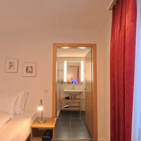 מלון Therme 51° Physio & 4*