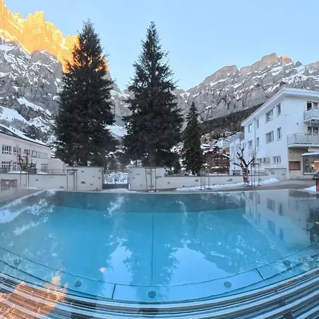 Therme 51° Physio & Готель Лейкербад