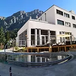Therme 51° Physio & Hotel